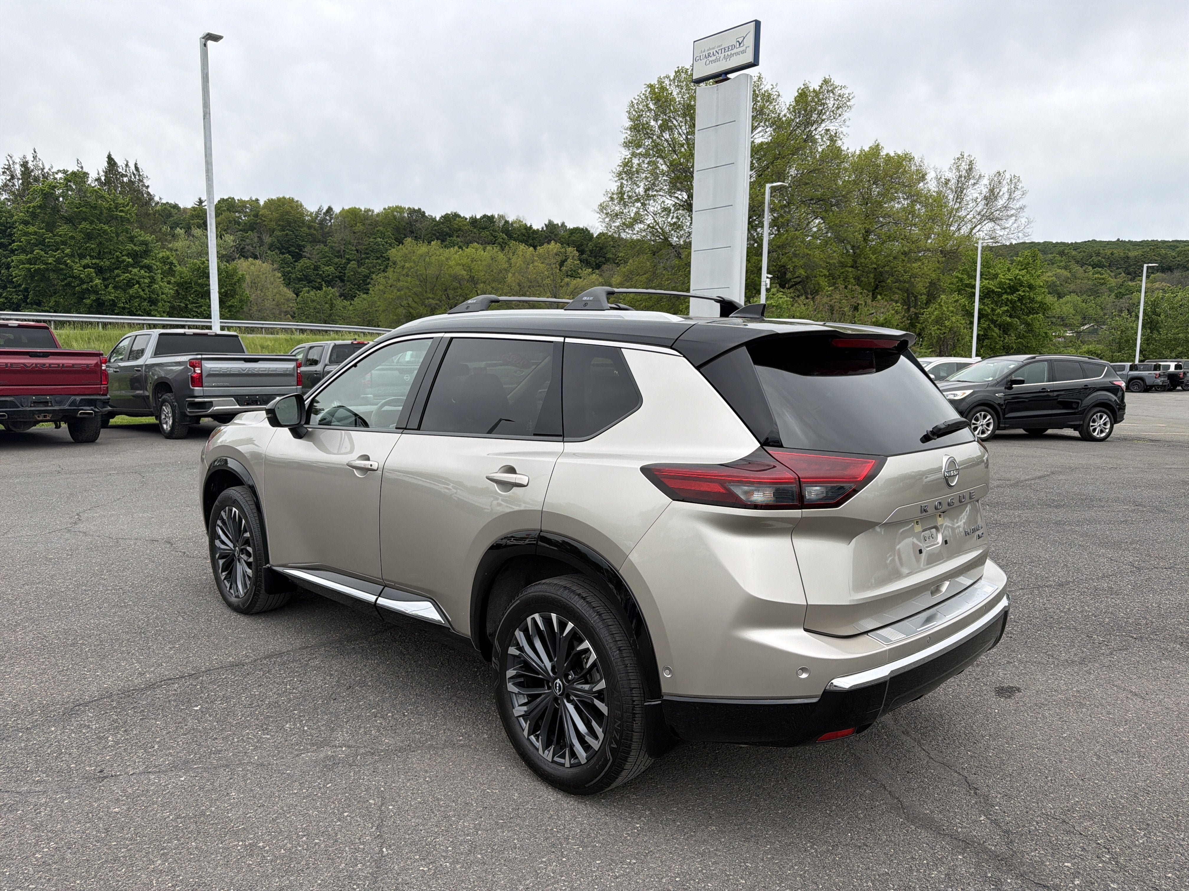 2025 Nissan Rogue Platinum