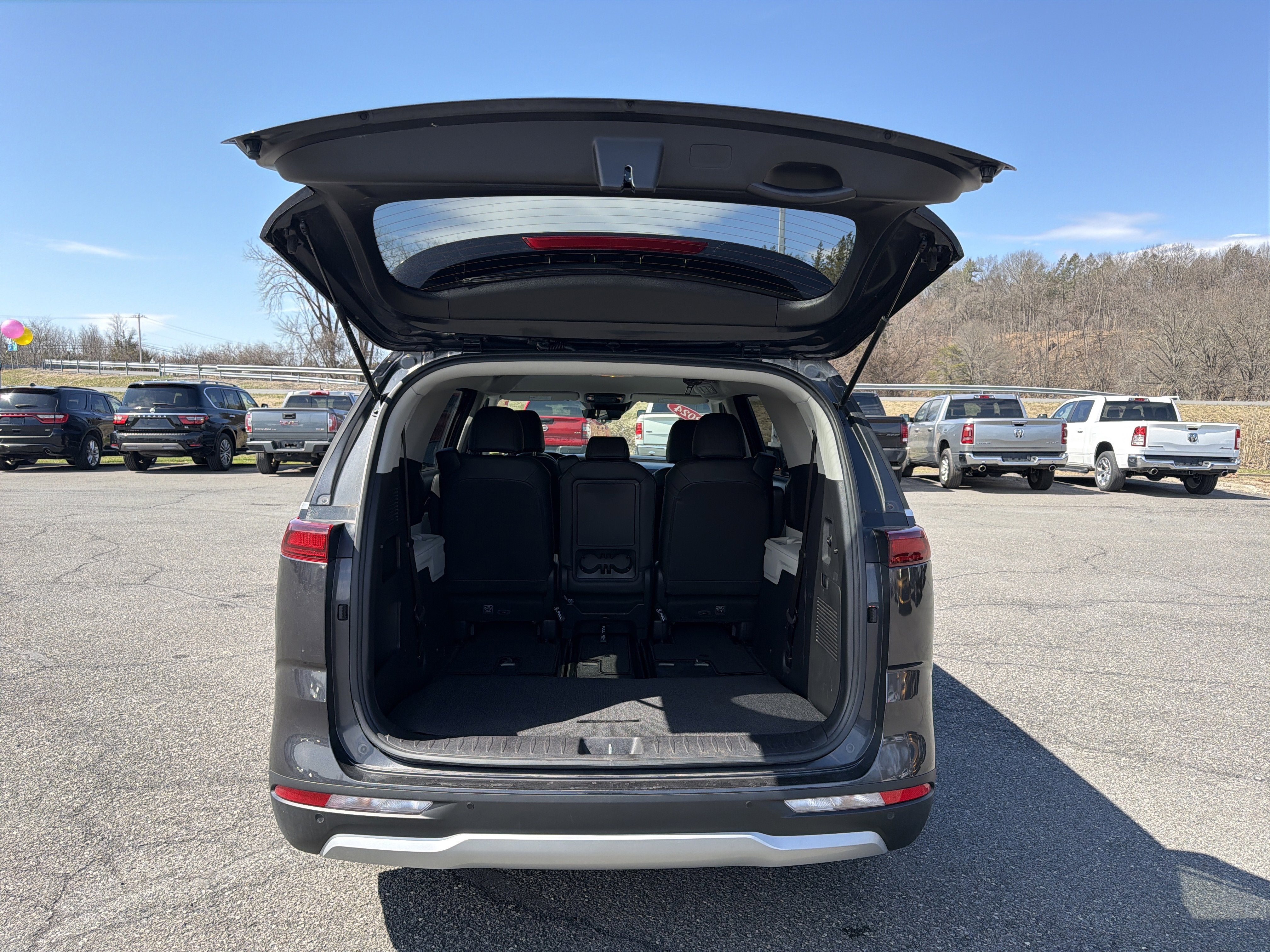 2024 Kia Carnival LX