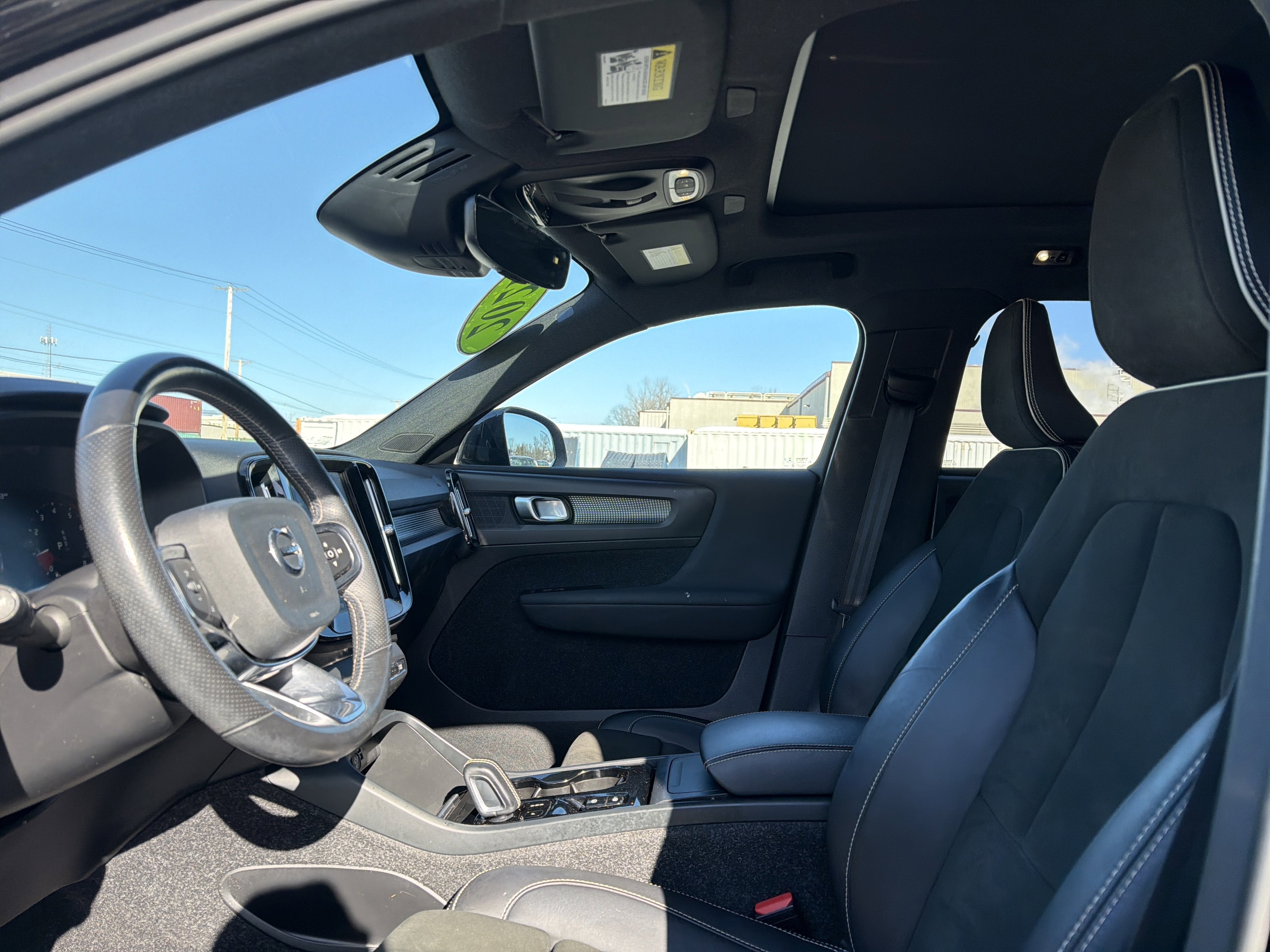 2021 Volvo XC40 R-Design