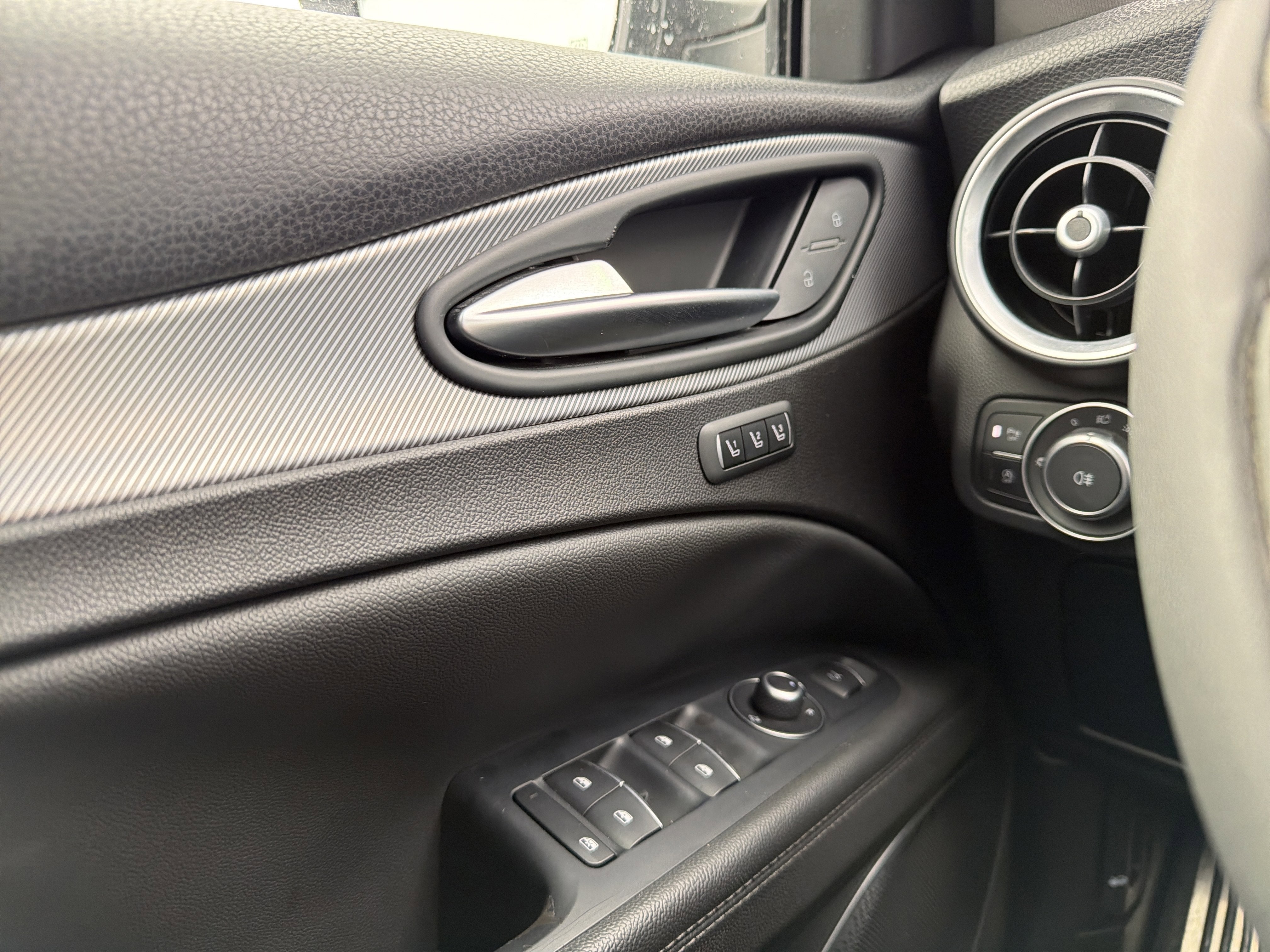 2018 Alfa Romeo Stelvio Base